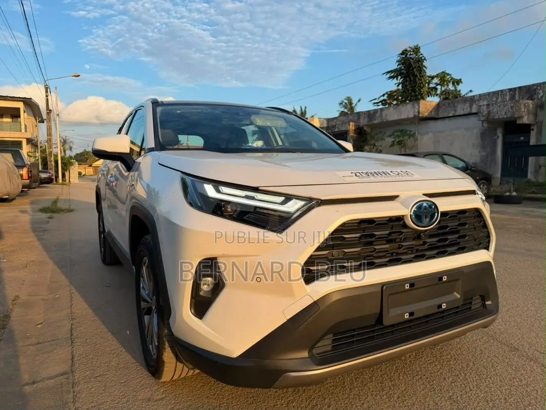Toyota RAV4 Limited 2025 Blanc