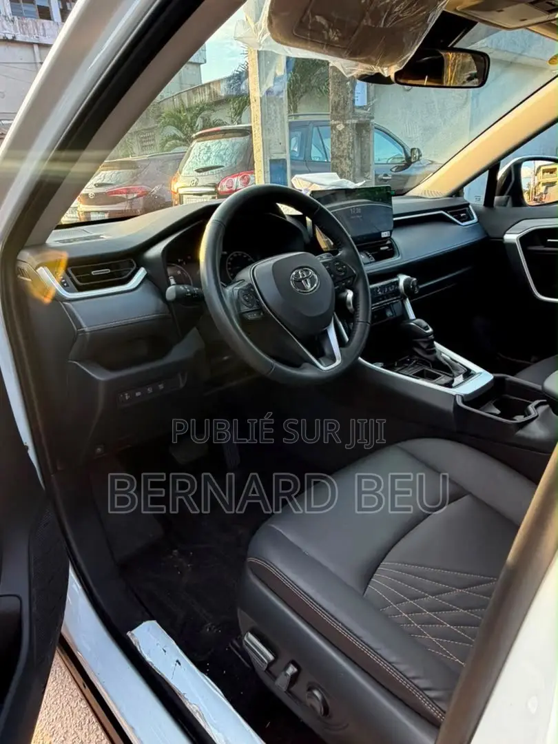 Toyota RAV4 Limited 2025 Blanc