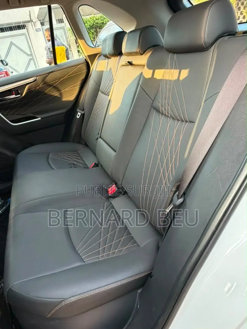 Toyota RAV4 Limited 2025 Blanc