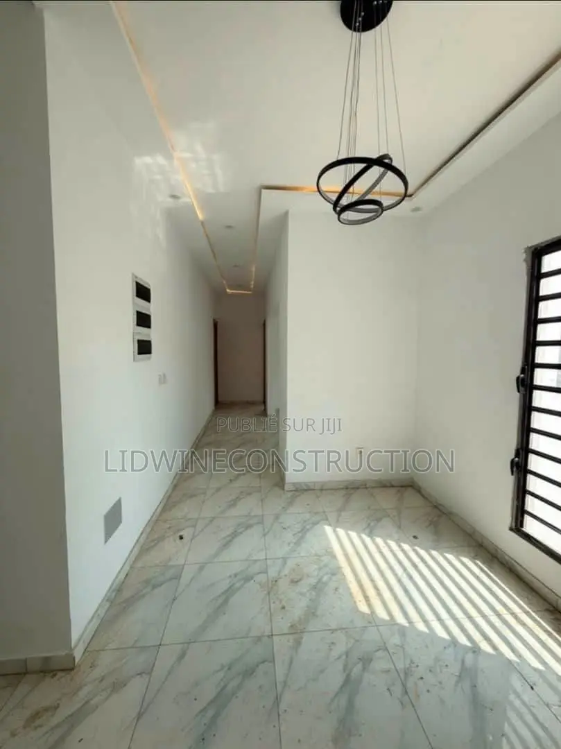 6chbre Duplex dans Cocody à Vendre