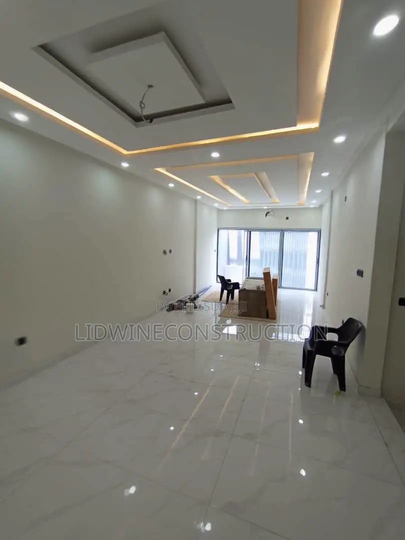 5chbre Duplex dans Bingerville à Louer