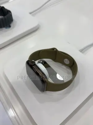  Apple Watch Series 12 Neuve – Élégance, Performance & Technologie