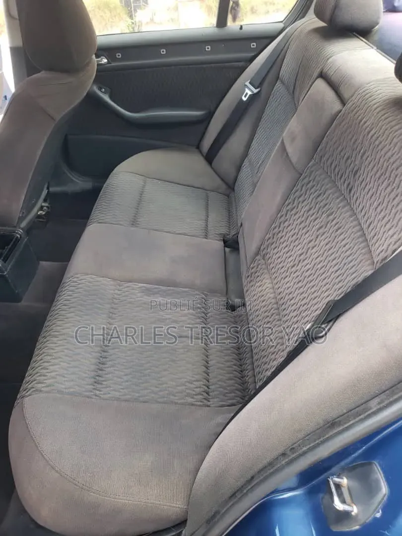 BMW 3 Series 316i RWD 2004 Bleu
