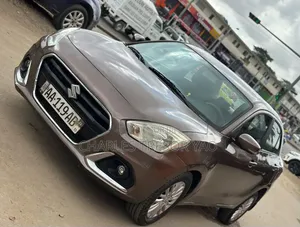 Suzuki Dzire 2023 Gris