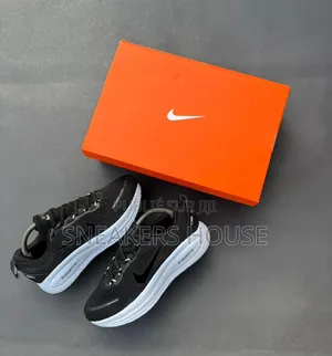 Nike Vomero 18 Zoom