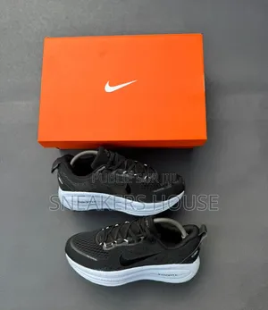 Nike Vomero 18 Zoom