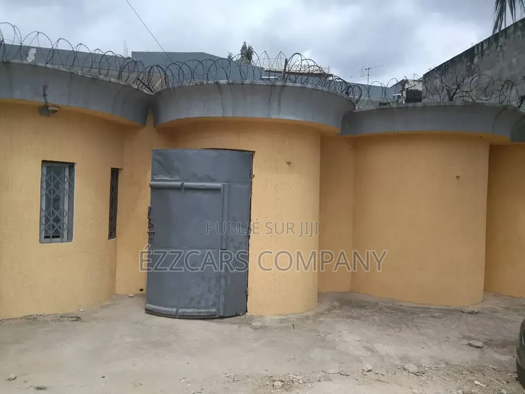 Meublé 7chbre Duplex dans Vente Immobilière, Cocody à Vendre