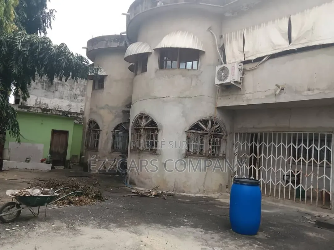Meublé 7chbre Duplex dans Vente Immobilière, Cocody à Vendre