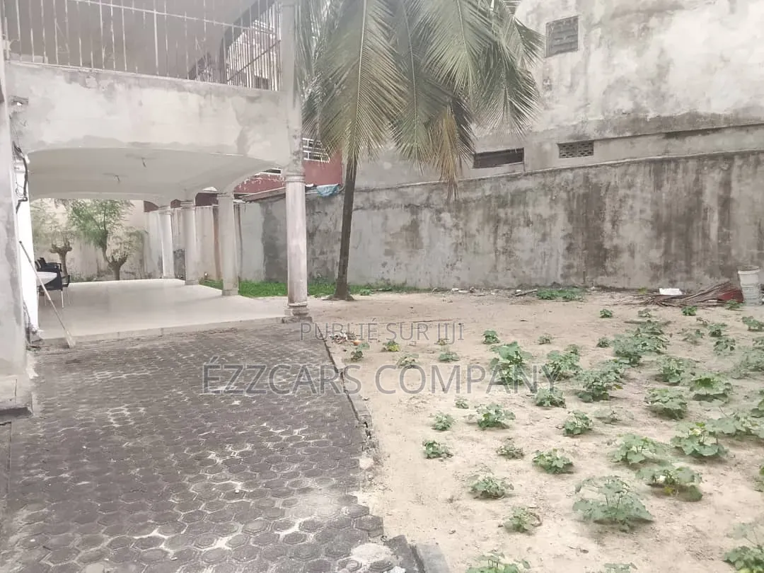 Meublé 7chbre Duplex dans Vente Immobilière, Cocody à Vendre
