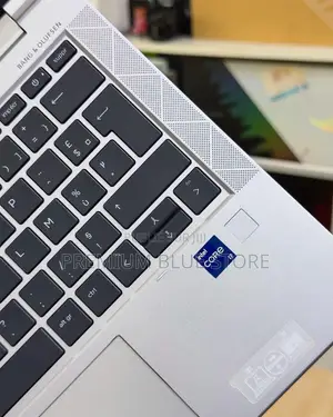 Nouveau HP EliteBook 830 G8 16GB Intel Core i7 SSD 256GB