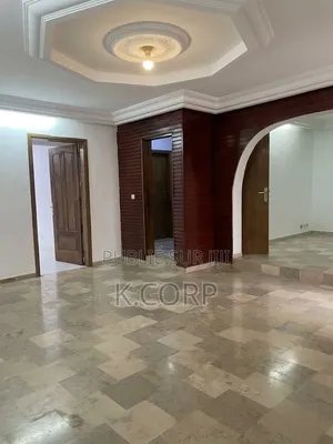 5chbre Villa dans Cocody à Vendre