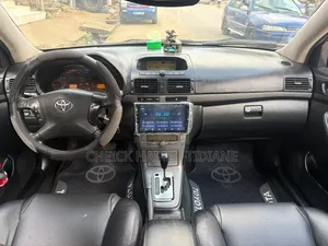 Toyota Avensis 2005 Gris