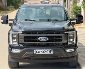 Ford F-150 LARIAT 2024 Noir