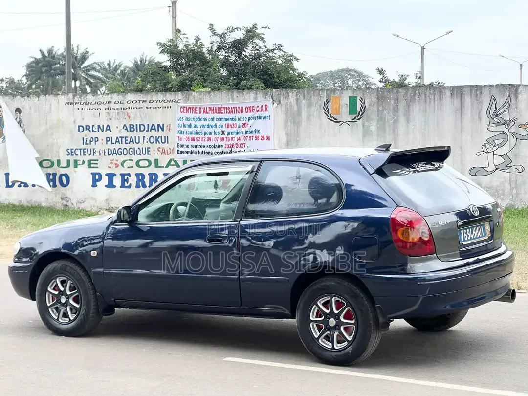 Toyota Corolla 1.4 Sedan 2002 Bleu