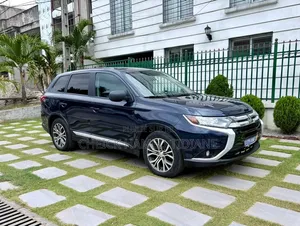 Mitsubishi Outlander 2017 Bleu