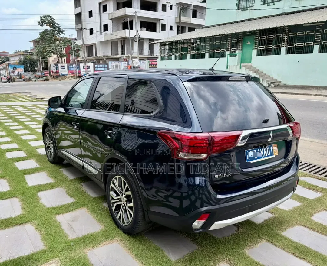 Mitsubishi Outlander 2017 Bleu