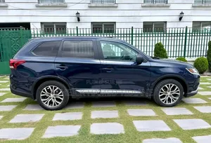 Mitsubishi Outlander 2017 Bleu