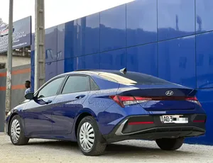 Hyundai Elantra 2025 Bleu