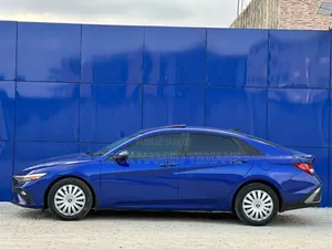 Hyundai Elantra 2025 Bleu