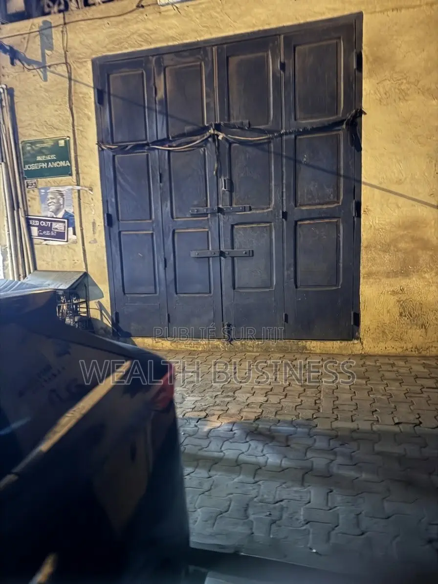 04Magasins À Céder