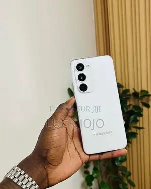 Nouveau Tecno Spark 40 Pro+ 256 GB Blanc