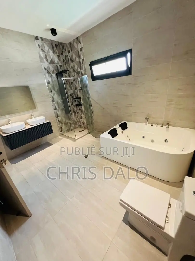 4chbre Duplex dans Adams, Bingerville à Vendre