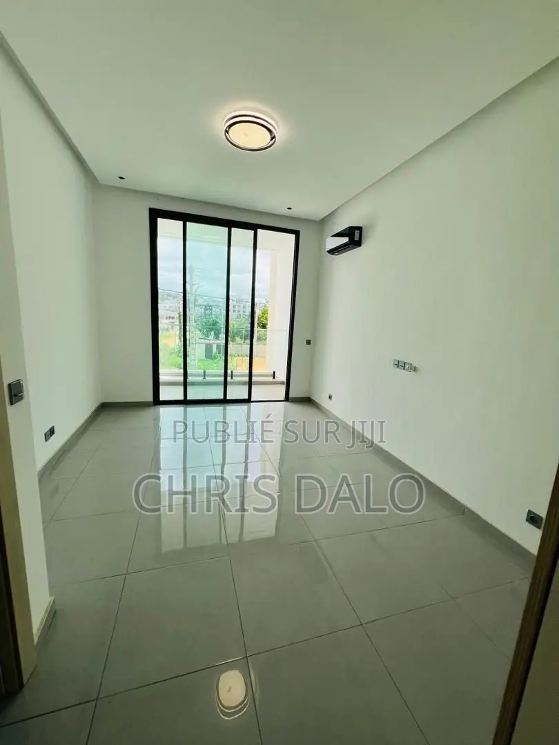 4chbre Duplex dans Adams, Bingerville à Vendre