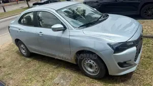 Suzuki Dzire 2025 Gris