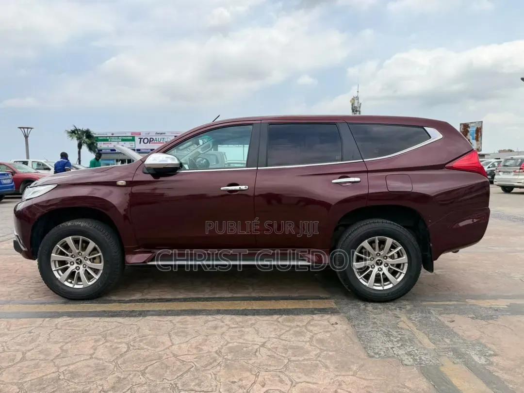 Mitsubishi Montero 2023 Rouge