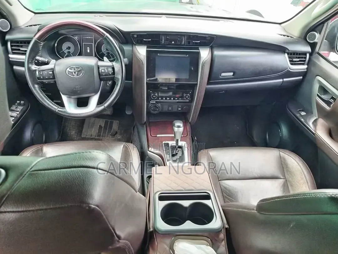 Toyota Fortuner 2018 Gris