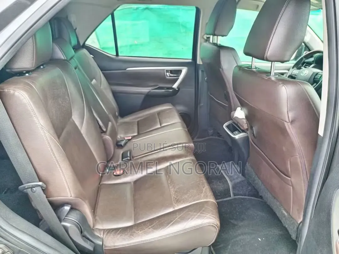 Toyota Fortuner 2018 Gris