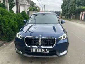 BMW X1 xDrive28i Sports Activity Vehicle 2025 Bleu