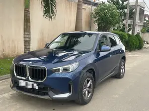 BMW X1 xDrive28i Sports Activity Vehicle 2025 Bleu