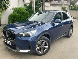 BMW X1 xDrive28i Sports Activity Vehicle 2025 Bleu