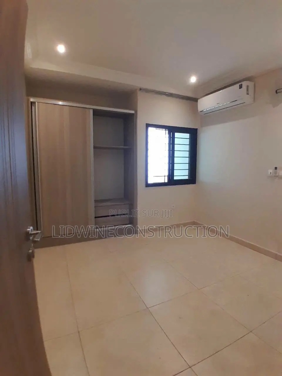 5chbre Duplex dans Bingerville à Louer