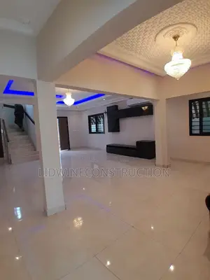 5chbre Duplex dans Bingerville à Louer