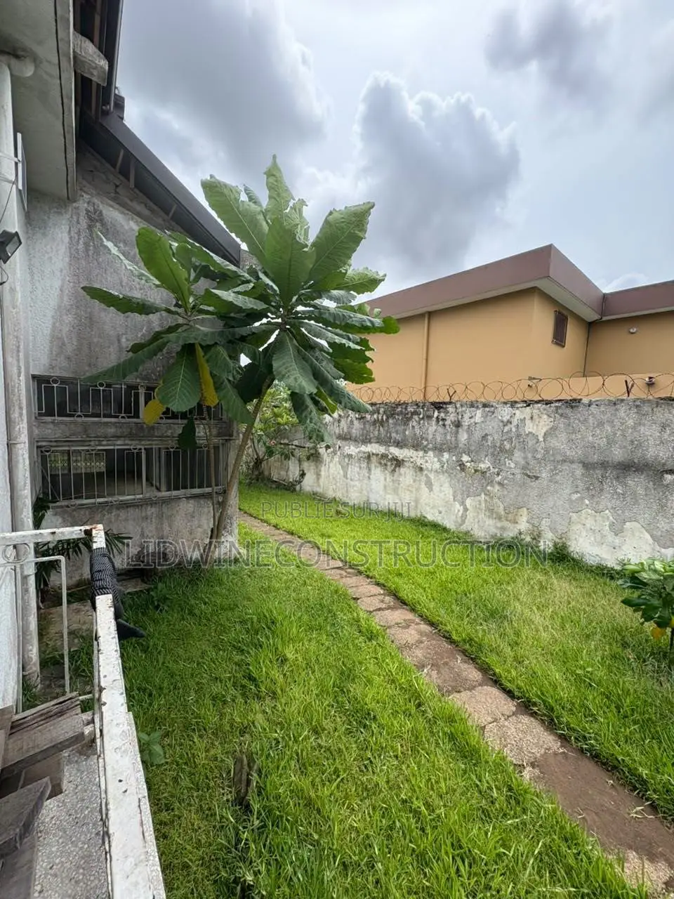 9chbre Duplex dans Deux Plateaux à Vendre