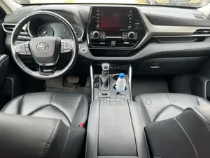 Toyota Highlander L 2021 Noir