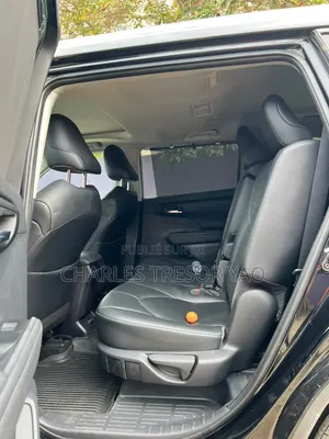 Toyota Highlander L 2021 Noir