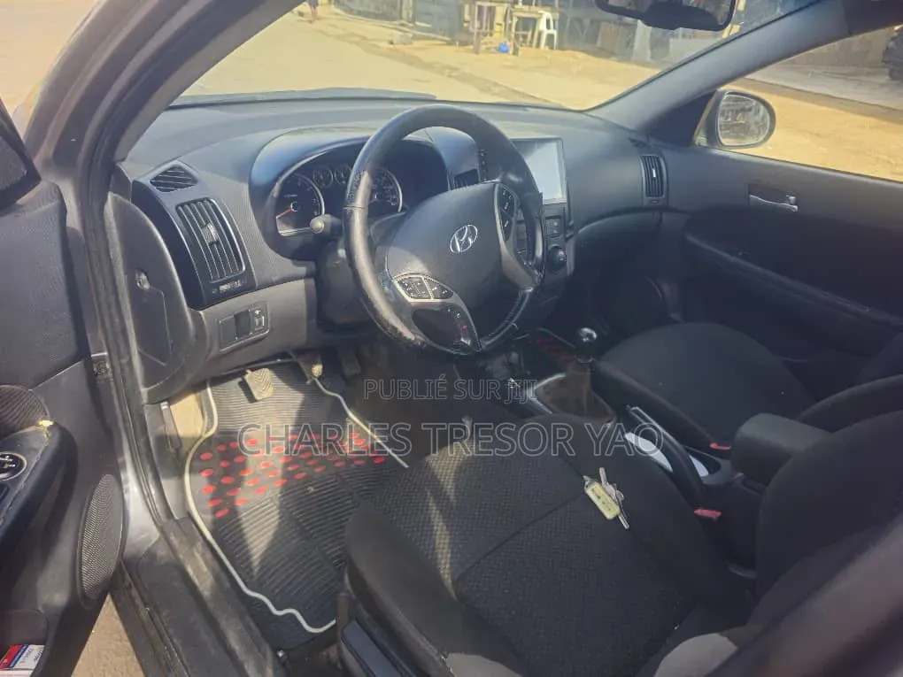 Hyundai i30 1.6 2010 Noir