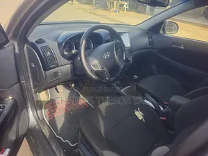 Hyundai i30 1.6 2010 Noir