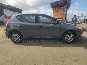 Hyundai i30 1.6 2010 Noir