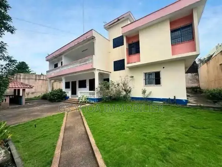 10chbre Duplex dans Cocody à Vendre