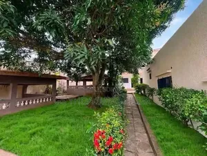 10chbre Duplex dans Cocody à Vendre