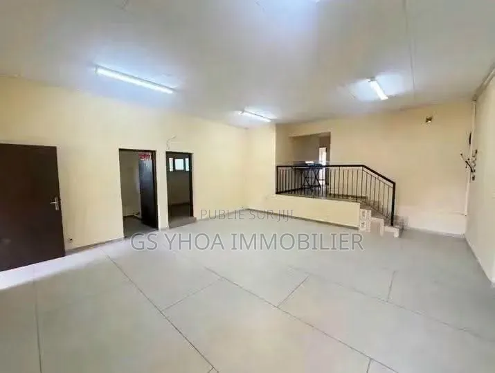 10chbre Duplex dans Cocody à Vendre