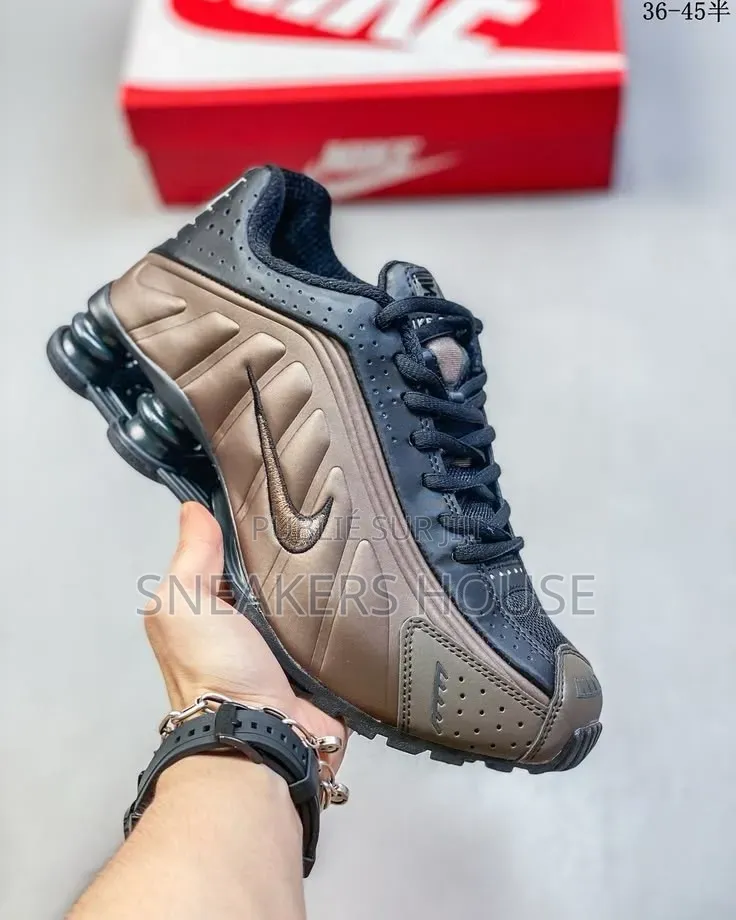 Nike Shox R4