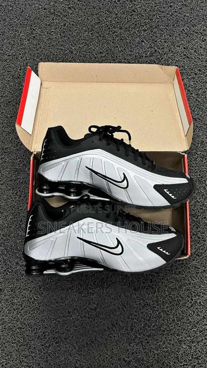 Nike Shox R4