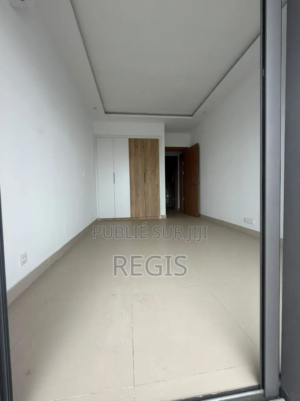 2chbre Appartement dans Regis, Cocody à Louer
