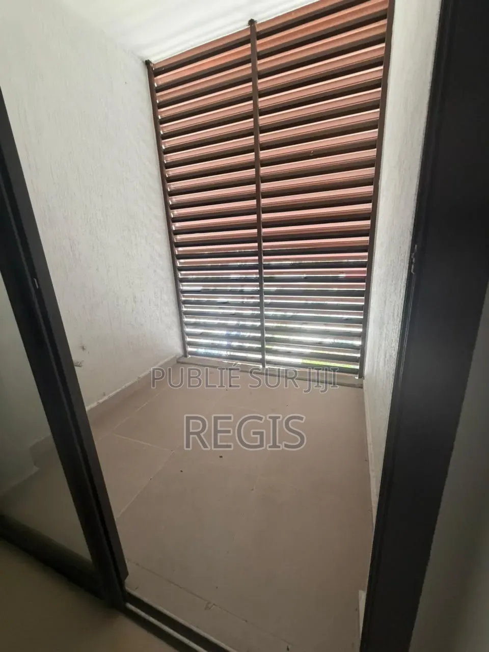 2chbre Appartement dans Regis, Cocody à Louer