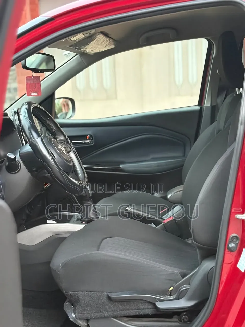 Suzuki Baleno 2024 Rouge